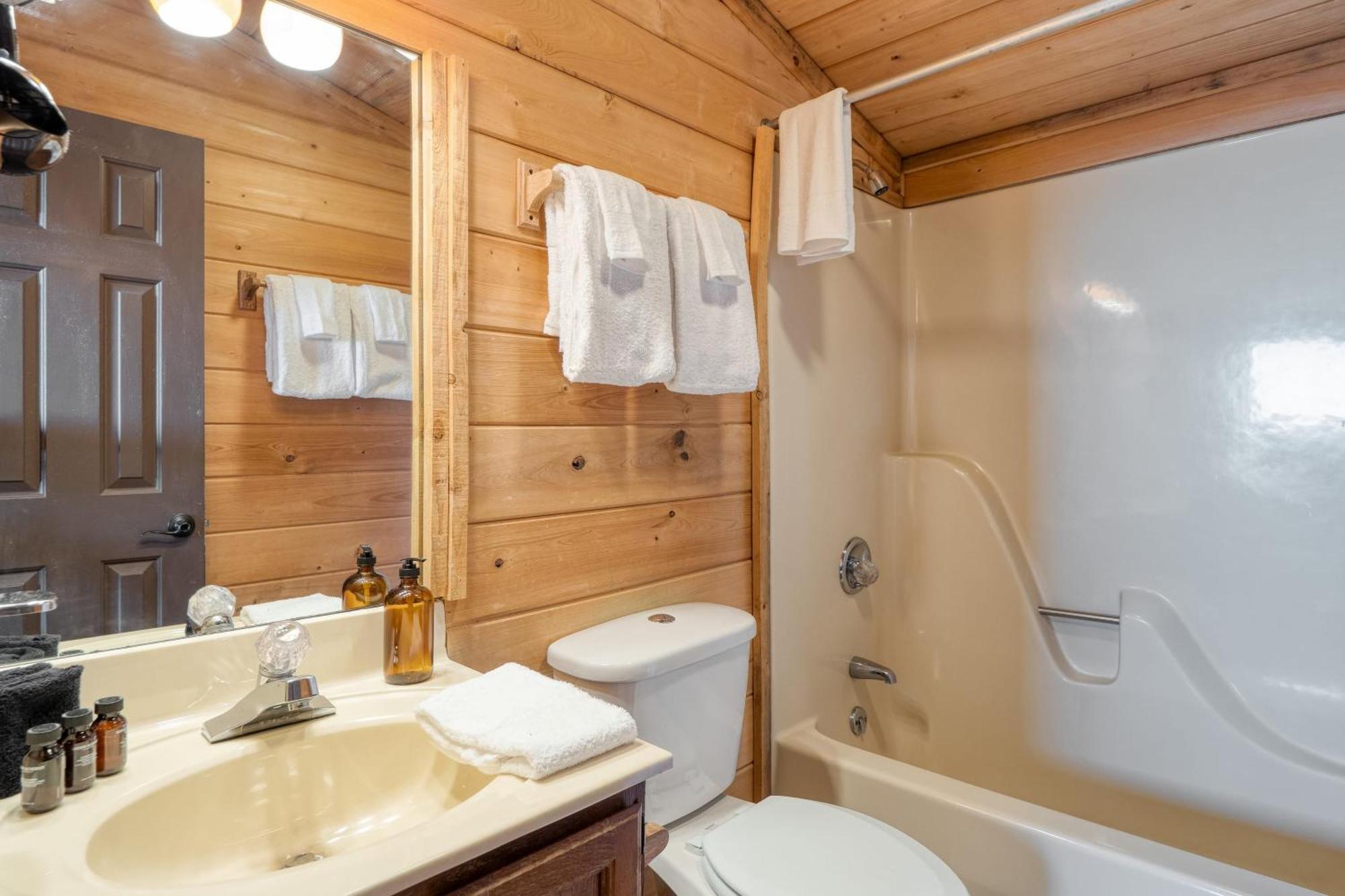 Fontana By Avantstay Gorgeous Mountain Cabin W Views Hot Tub Game Room Гатлинбург Экстерьер фото