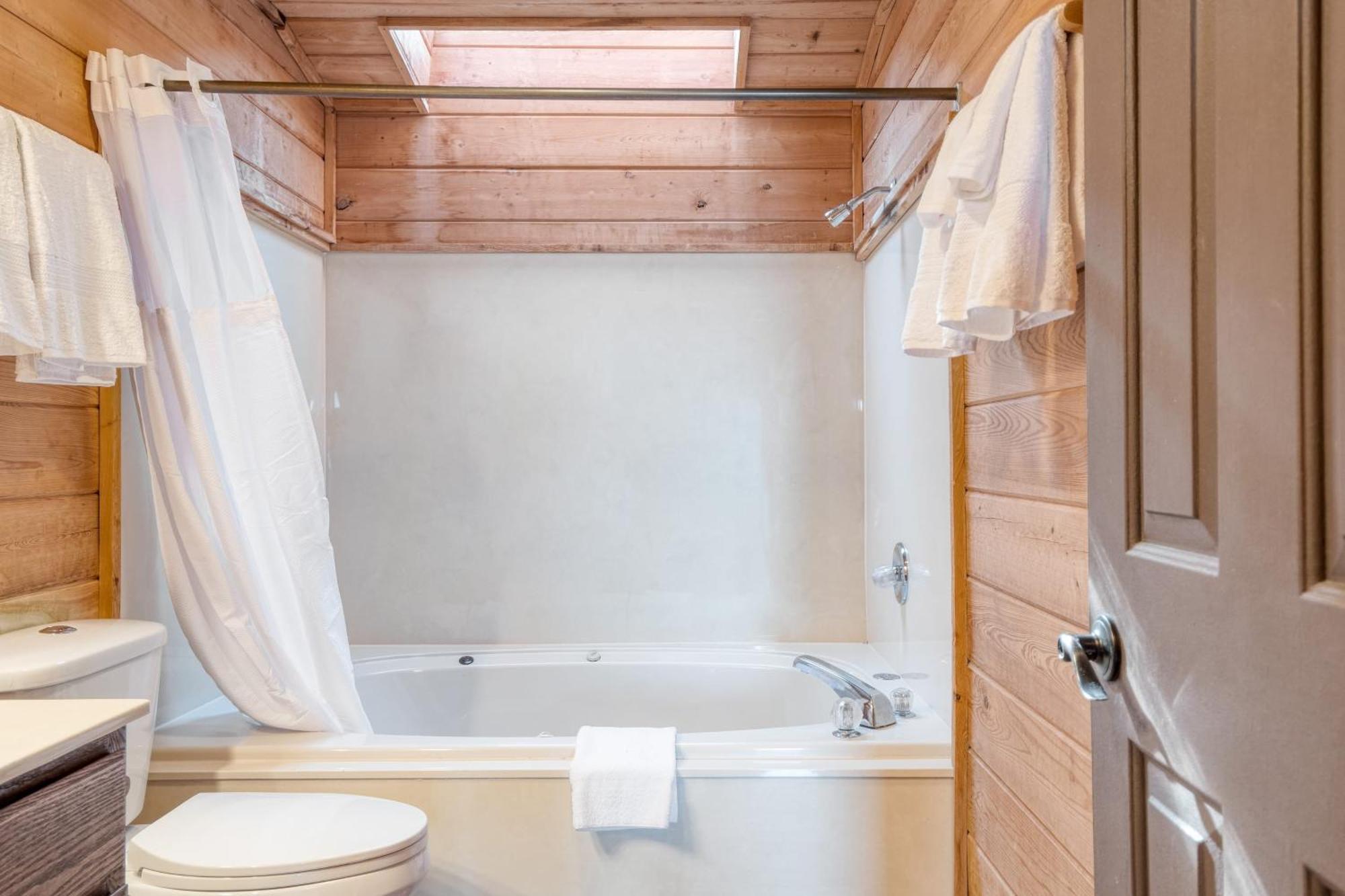 Fontana By Avantstay Gorgeous Mountain Cabin W Views Hot Tub Game Room Гатлинбург Экстерьер фото