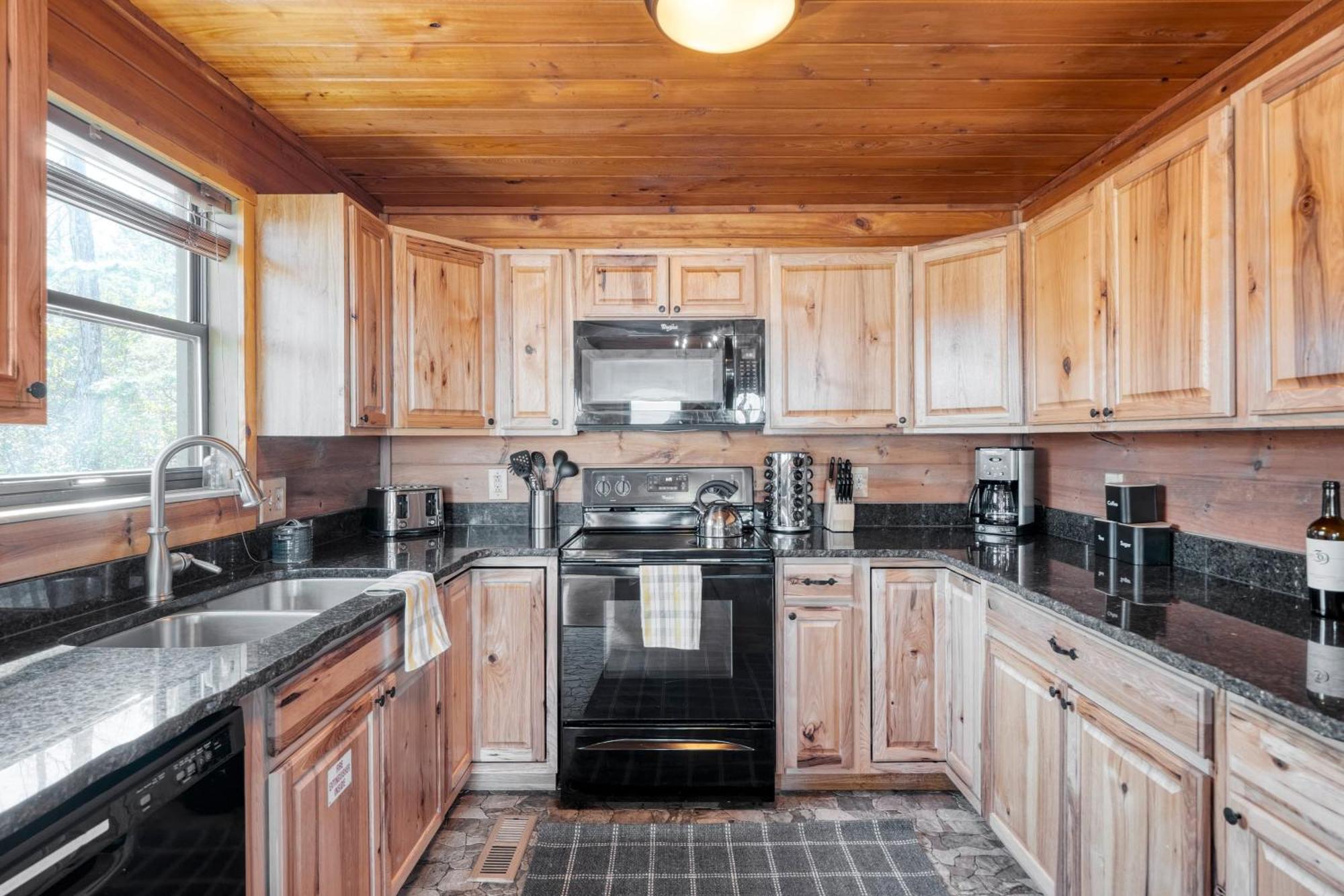 Fontana By Avantstay Gorgeous Mountain Cabin W Views Hot Tub Game Room Гатлинбург Экстерьер фото