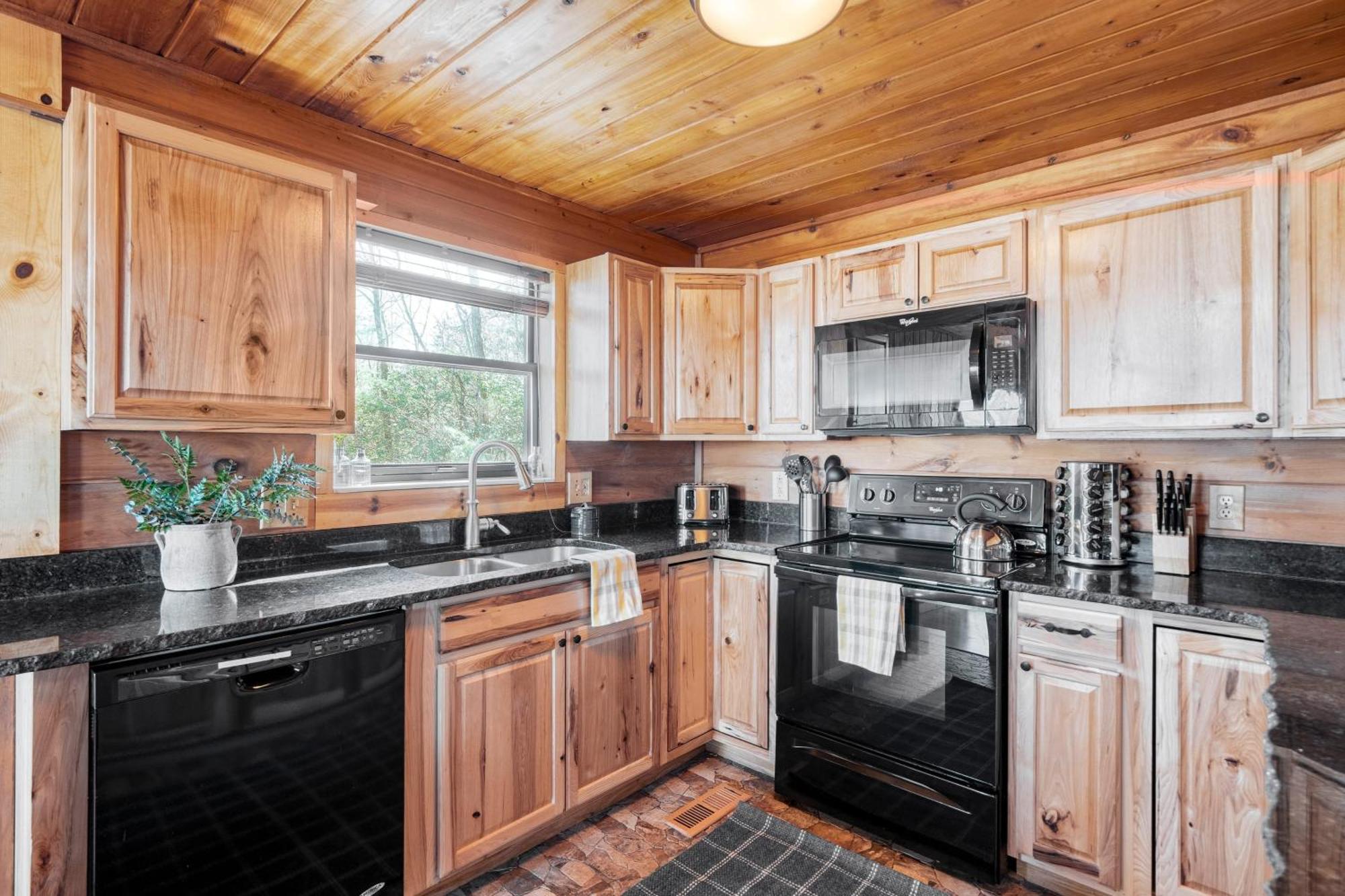 Fontana By Avantstay Gorgeous Mountain Cabin W Views Hot Tub Game Room Гатлинбург Экстерьер фото